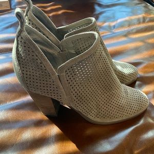 Vince Camuto Bootie